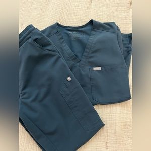 Figs scrub pants and scrub top